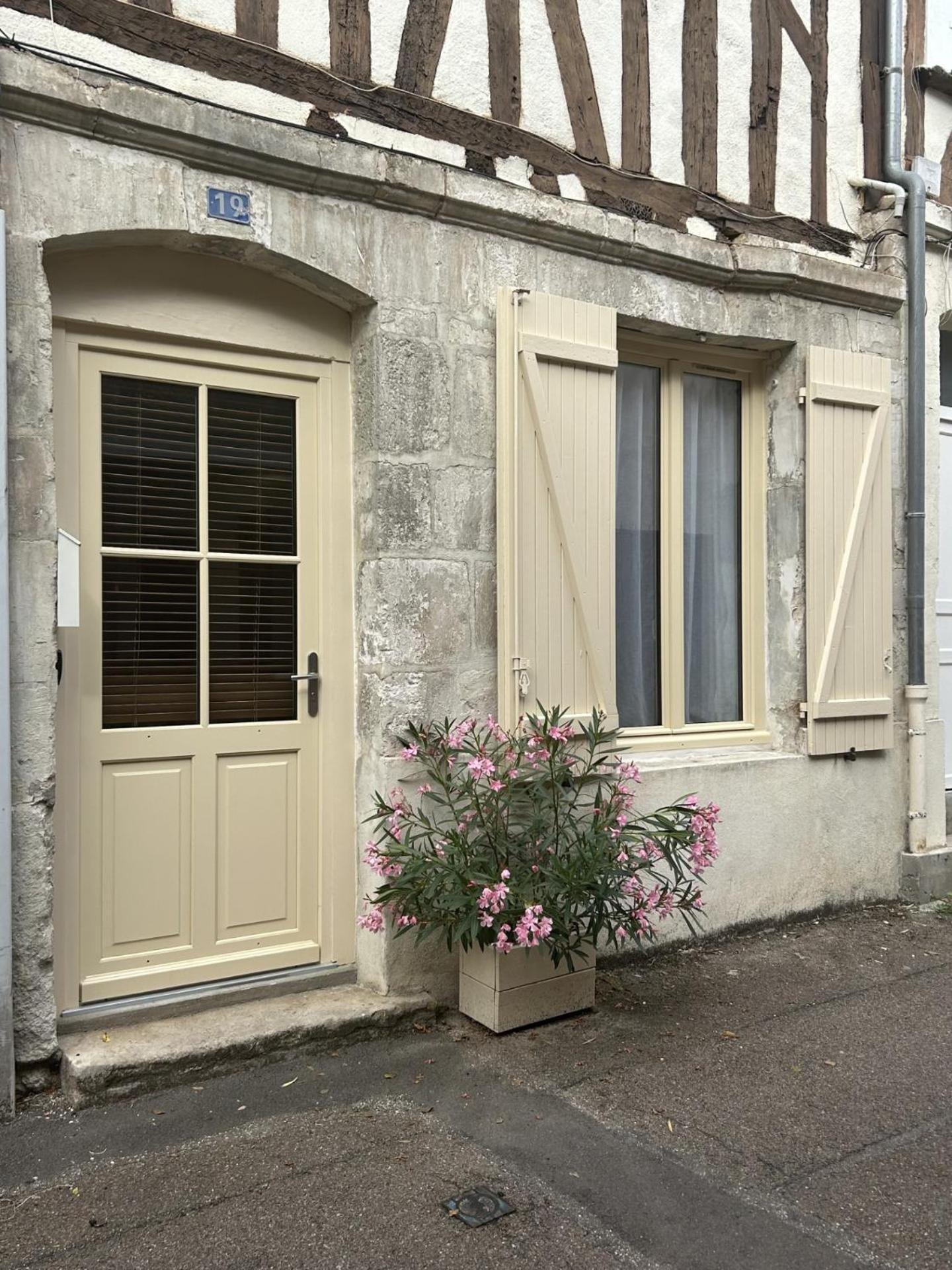 L'Annexe De L'Abbaye Auxerre Exterior foto